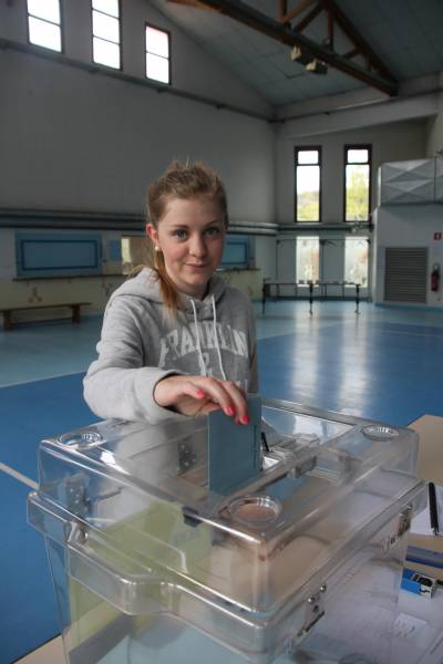  Manon accompli son devoir électoral pour la première fois